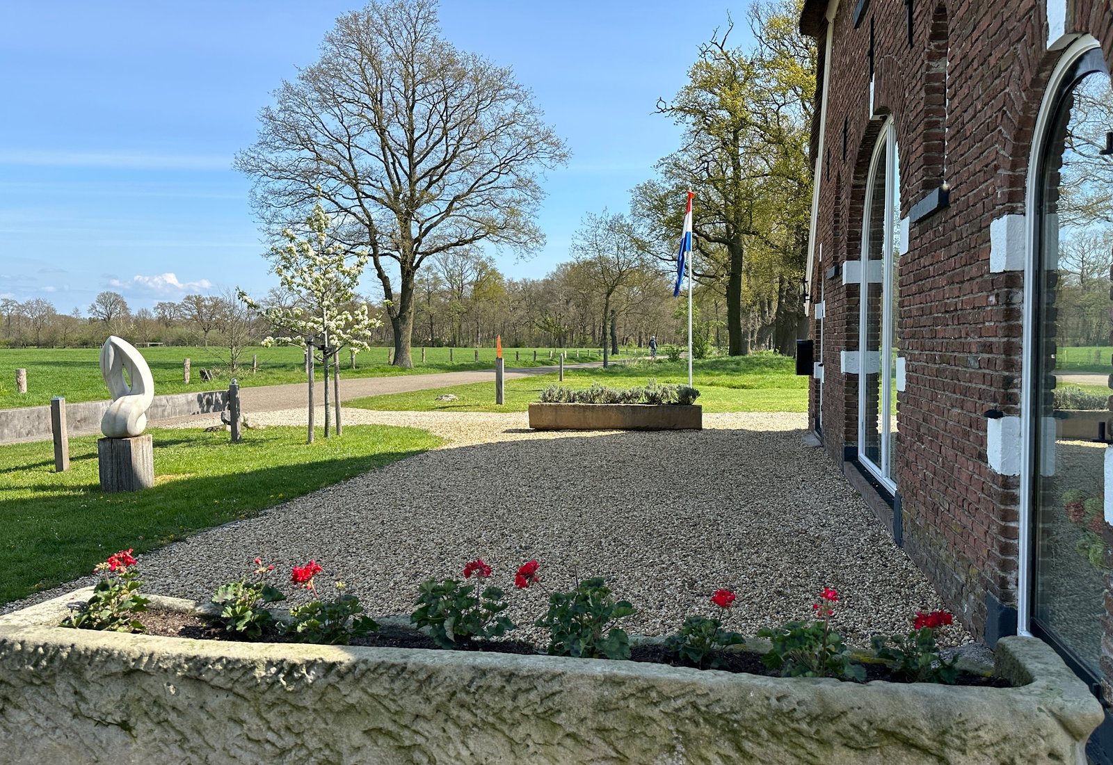 Het erf en de tuin van Hoeve de Klumpe